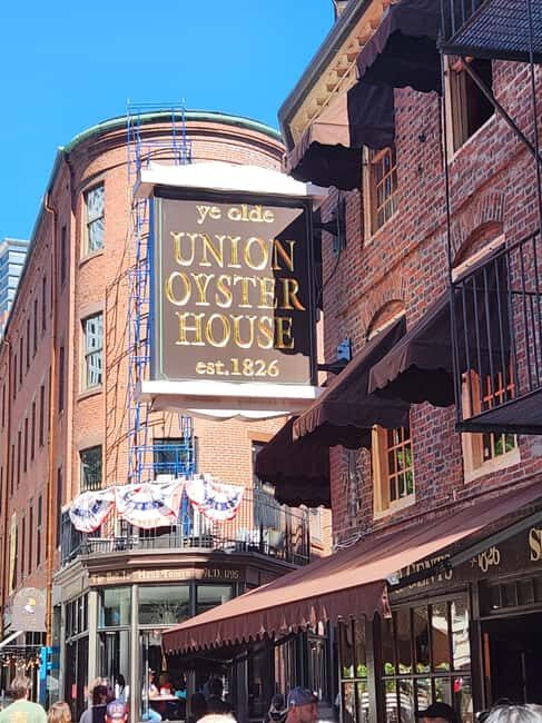 Boston: North End Walking Tour with Private Harbor Cruise - Key Points