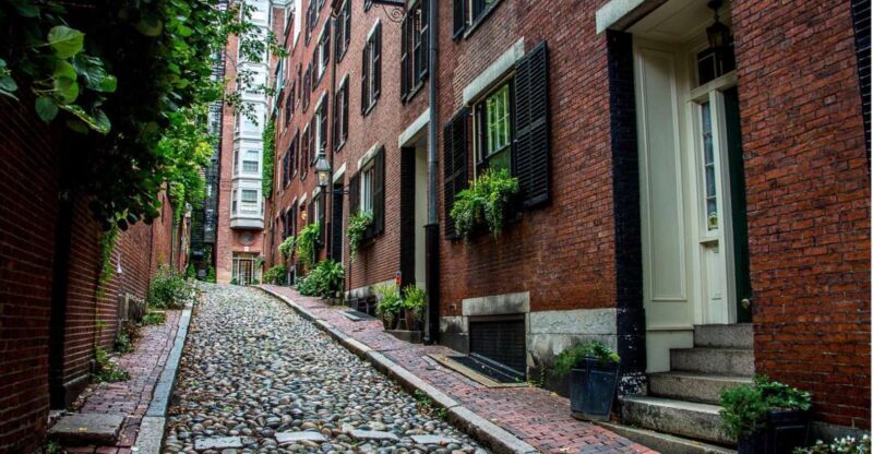 Boston: Private Driving Tour with a Local Guide - The Sum Up