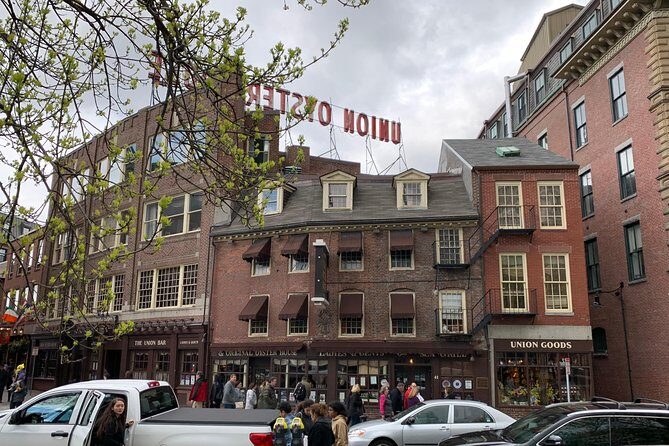 Boston Revolutionary War: At your own pace. An audiovisual walking tour. - FAQ