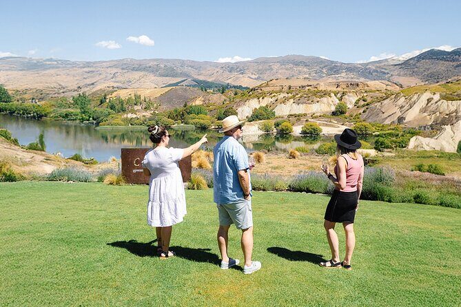 Boutique Wine Tour - visit Central Otago, 4 Wineries & Lunch - What Makes the Experience Truly Stand Out