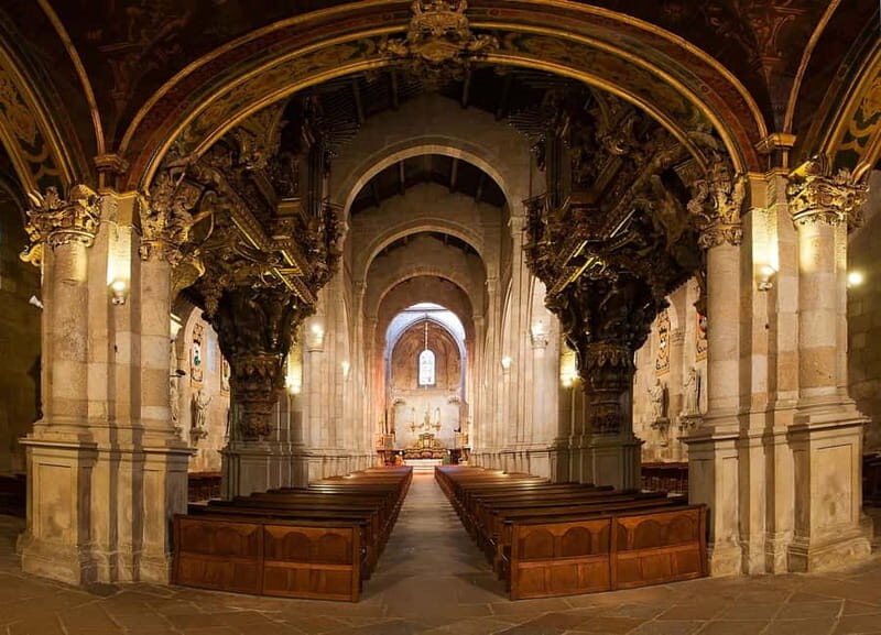 Braga: Centre Private Walking Tour w/ Thermal Spring Entry - Key Points