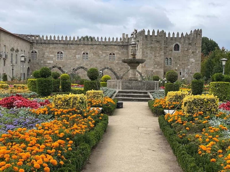 Braga: Centre Private Walking Tour w/ Thermal Spring Entry - Who Will Love This Tour?