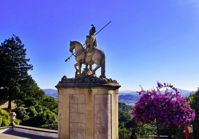 BRAGA E GUIMARÃES: Historical Private Tour from Porto - Key Points