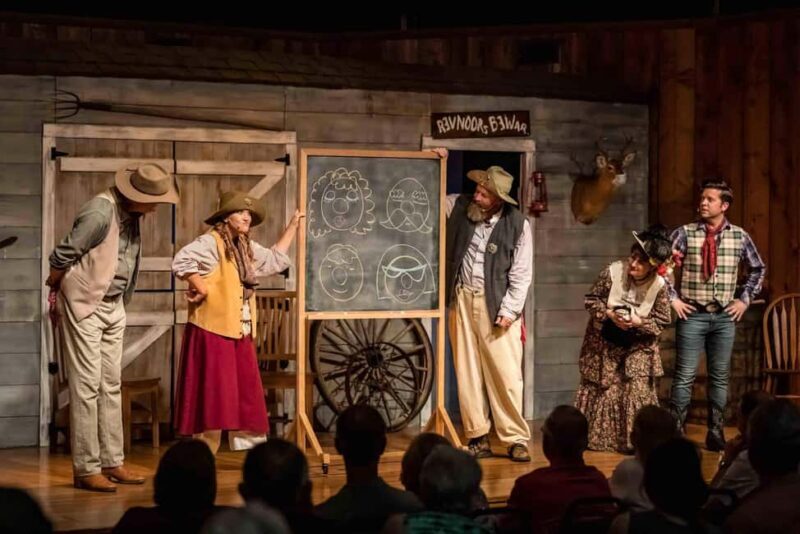Branson: Whodunnit Hoedown Murder Mystery Dinner Show - What to Expect From the Night