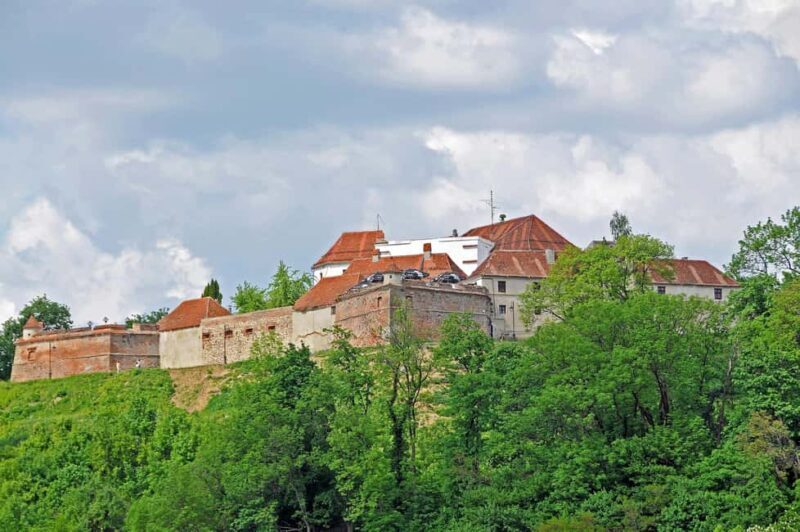 Brasov City Tour, Rasnov Citadel & Valea Cetatii Cave - The Hidden Gem: Rasnov Citadel from the Outside