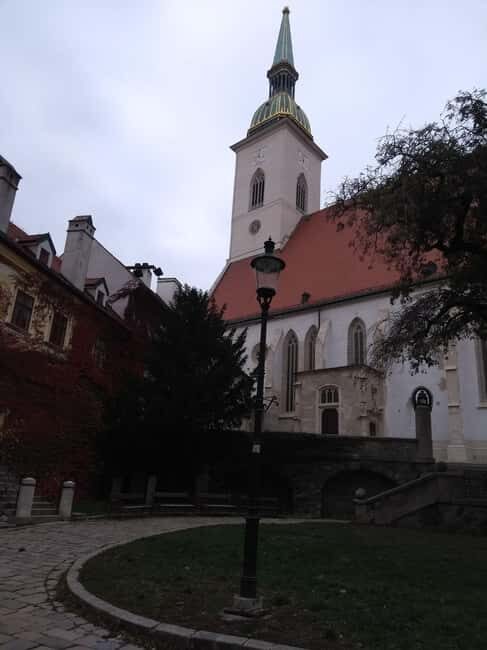 Bratislava: Old Town and Castle Walking Tour - Key Points