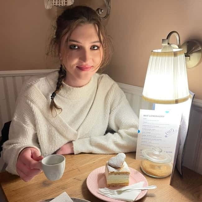 Bratislava: Old Town Cake Tasting Experience - Key Points