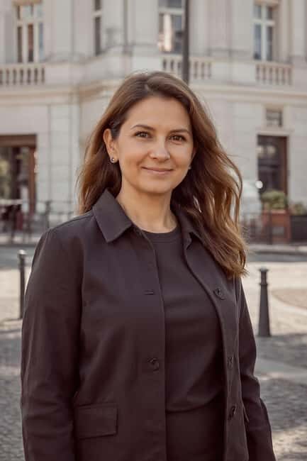 Bratislava: Private Photoshoot with Edited Photos - Key Points