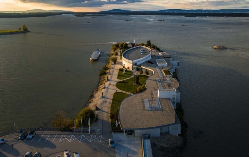 Bratislava-unovo-Bratislava: Danubiana Modern Art - Key Points