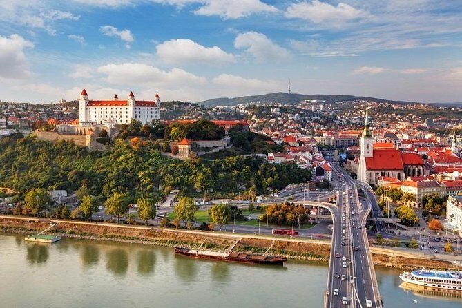 Bratislava walk tour with bonuses and castle 3 + Tip, kids free - Exploring Maximilian’s Fountain and Michaels Tower