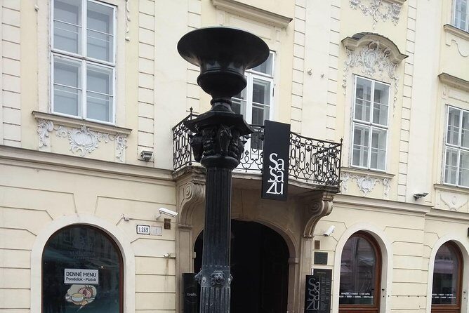 Bratislava walk tour with bonuses and castle 3 + Tip, kids free - Frequently Asked Questions