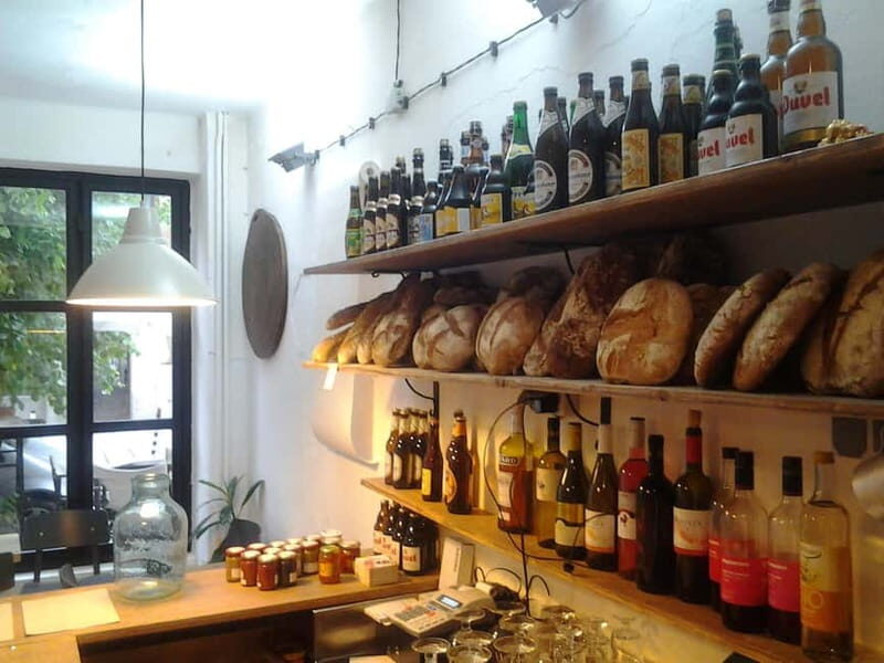 Breakfast and Sights - Key Points