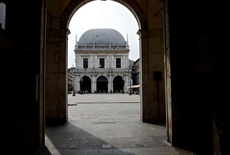 Brescia Noir: un Tour nella Storia Inquietante della Città - Key Points