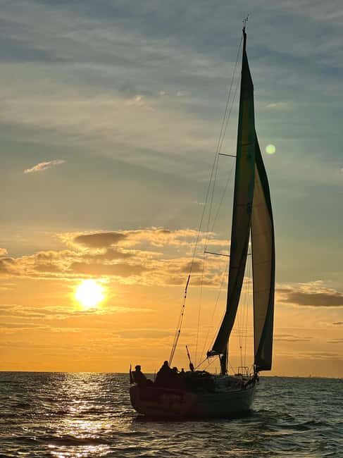 Brighton: Sunset Sailing Cruise with a Glass of Wine - The Value of This Sailing Cruise