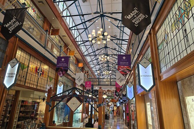 Brisbane Experience City Walk with Drink Included - Group Size & Atmosphere