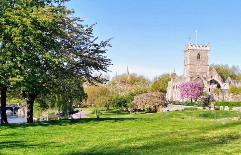 Bristol: Self-Guided Sightseeing Audio Tour - Key Points