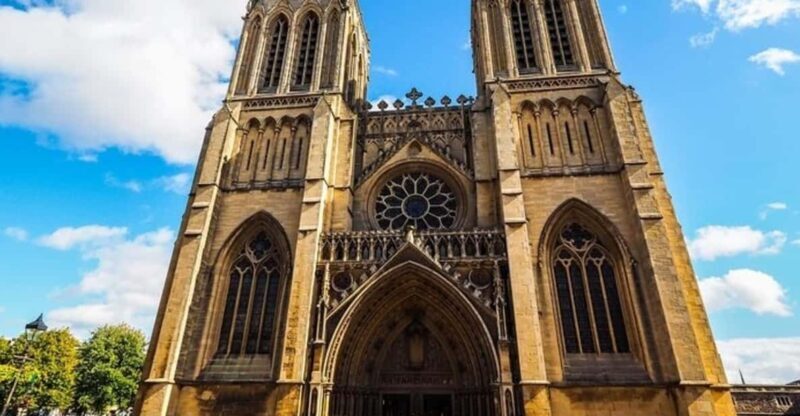 Bristol : Sightseeing Custom Tour with a Local Guide - What the Experience is Like