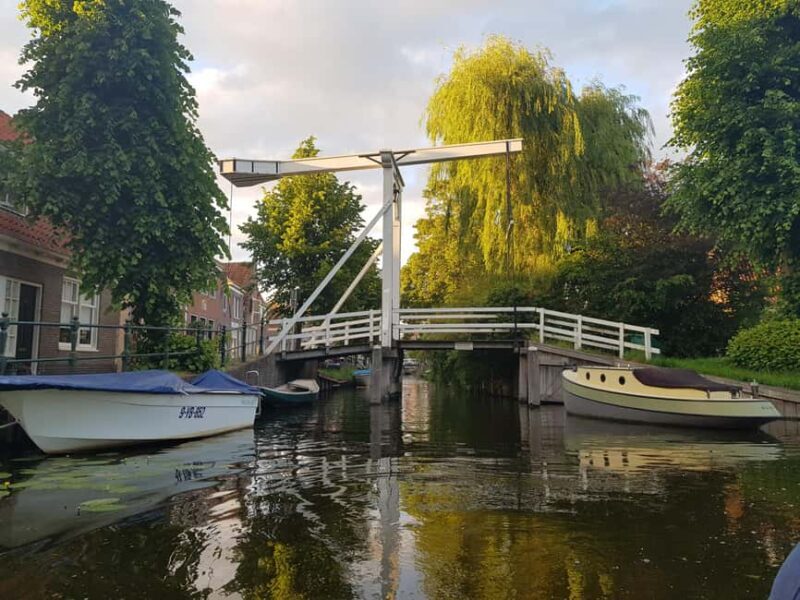 Broek in Waterland: Kayak Rental Close to Amsterdam - Key Points