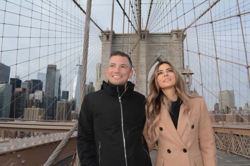 Brooklyn Bridge & Neighborhoods  2-Hour Photo Shoot Tour - Key Points