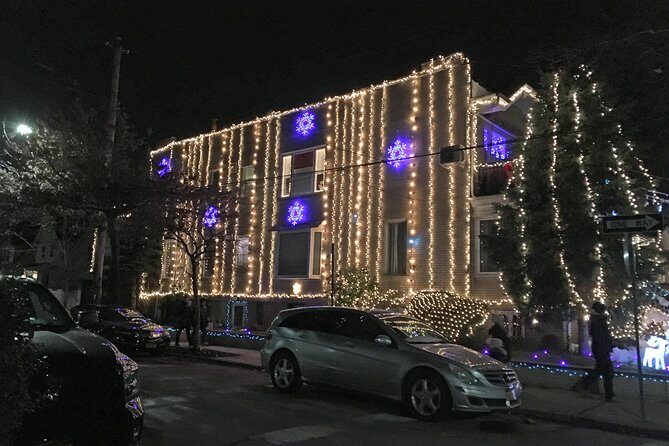 Brooklyn Christmas Lights Walking Tour at Dyker Heights - Is This Tour Right for You?