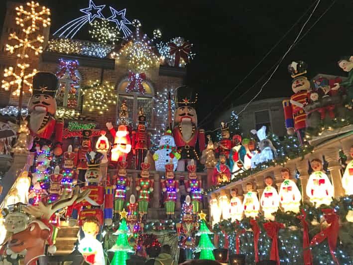Brooklyn: Dyker Heights Christmas Walking Tour - The Pros and Cons Based on Reviews