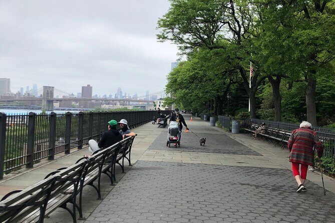 Brooklyn Heights: A Self-Guided Tour from the Promenade to Truman Capote's house - Exploring Brooklyn Heights: What You Can Expect