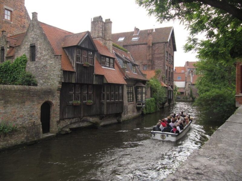 Bruges: 2.5-Hr Walking Tour from train station to Markt - What Our Reviewers Say