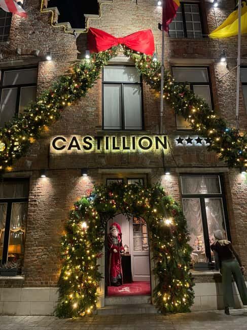 Bruges, Bike Tour with Chocolate Tasting & Hot Wine/Chocolat - The Group and Accessibility