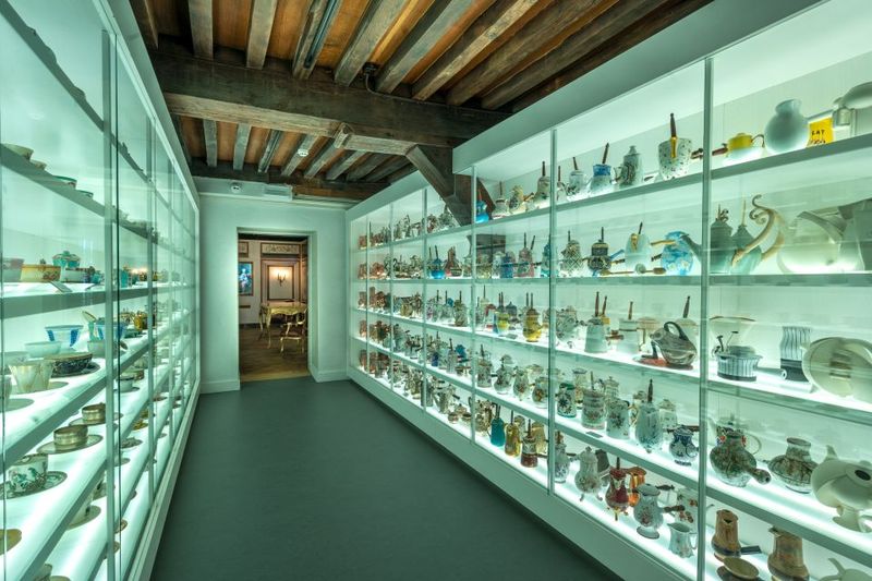 Bruges: Choco-Story Museum with Audio Guide and Tastings - Free Tastings: Chocolate Buttons, Pralines, and Flavor Experiments