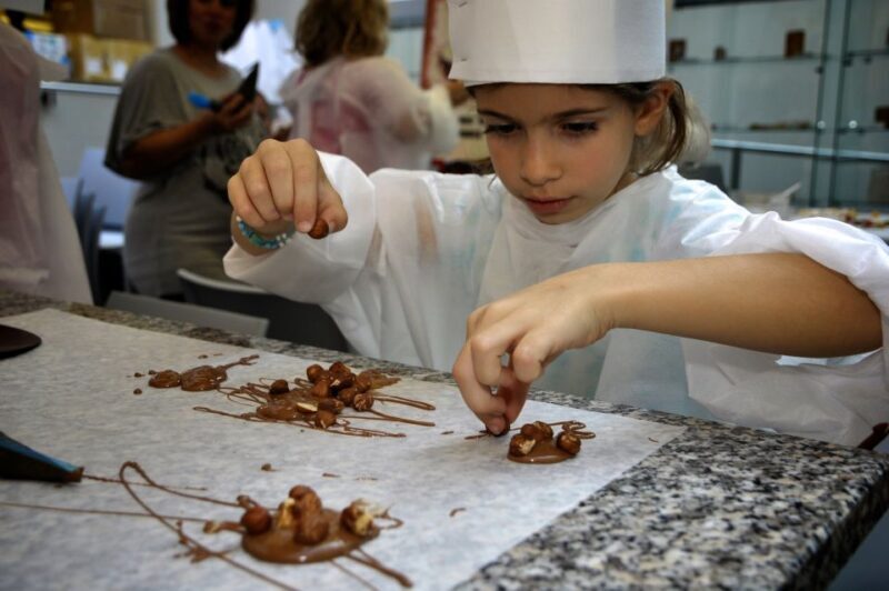 Bruges: Chocolate Making Workshop and Chocolate Museum Entry - The logistics: What should you expect?