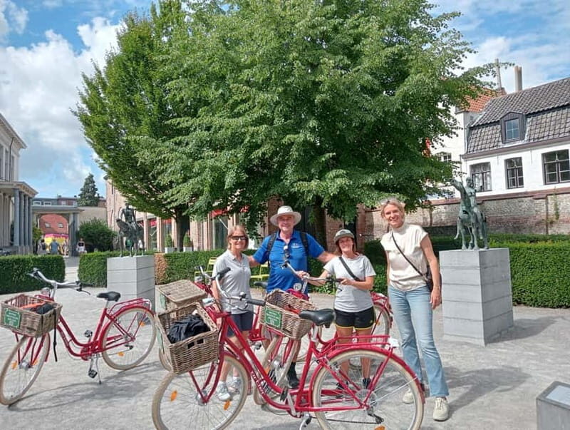 Bruges: Guided Retro Bike Tour of Highlights and Hidden Gems - Exploring Bruges on Two Wheels: What You Can Expect