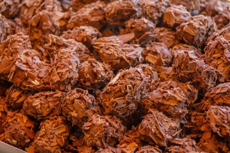 Bruges: History, Chocolate and Beer Walking Tour - Key Points