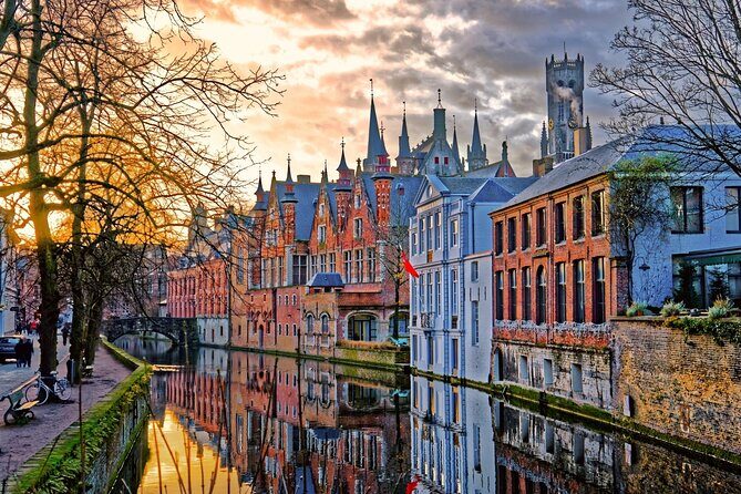 Bruges Scavenger Hunt and Highlights Self Guided Tour - Who Should Consider This Tour?