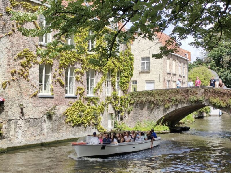 Bruges: Small Group Boat Cruise and Guided Walking Tour - Why This Tour Stands Out