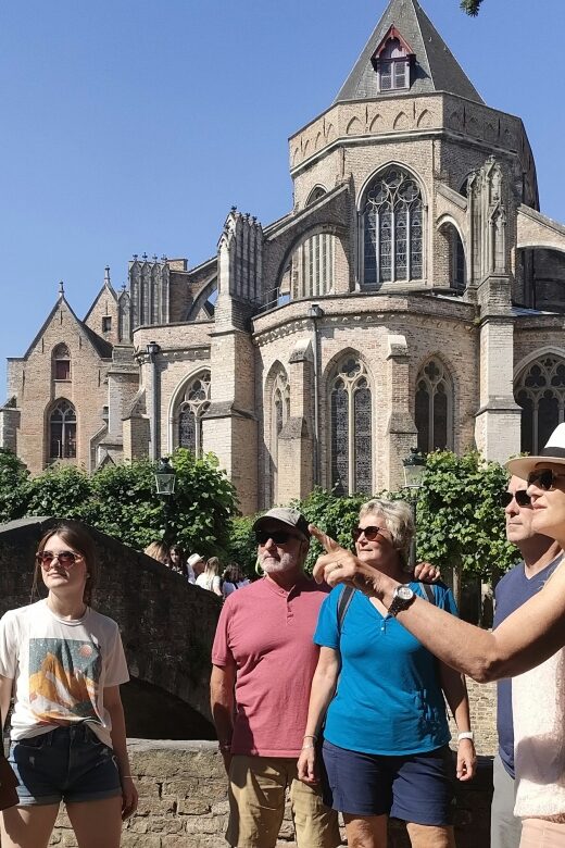 Bruges: Small Group Boat Cruise and Guided Walking Tour - Who Should Consider This Tour?