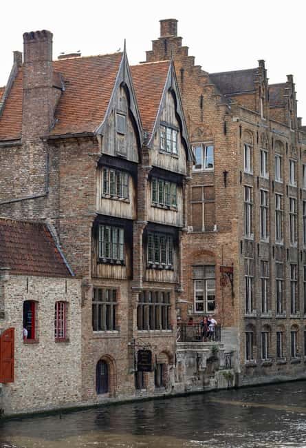 Bruges: Walking Tour, praline, Canal Cruise, and Burger Meal - FAQs