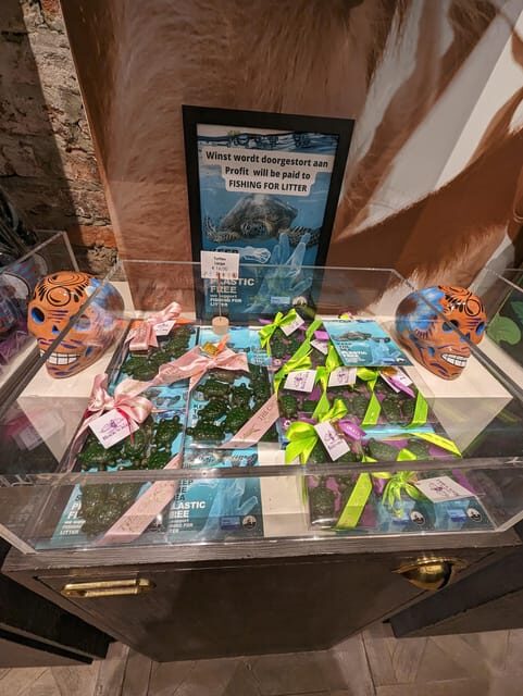 Bruges: Walking Tour with Hot Chocolate & Chocolate Tasting - A Close Look at the Tour Experience