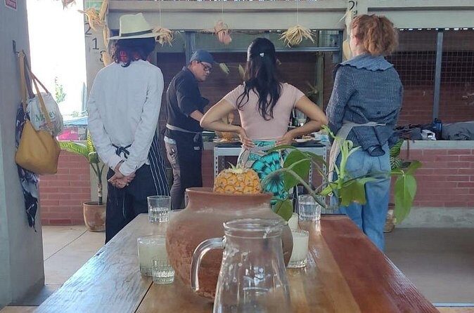 Brunch and Cocktails at the largest market in Oaxaca - The Experience’s Strengths and Some Considerations