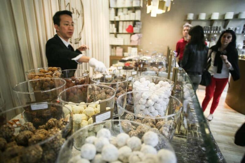 Brussels: Chocolate Appreciation and Tasting Walking Tour - Key Points