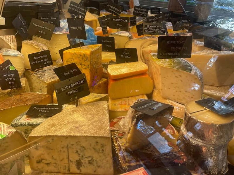 Brussels: City Center Guided Food Tour with Tastings - Group Size and Atmosphere