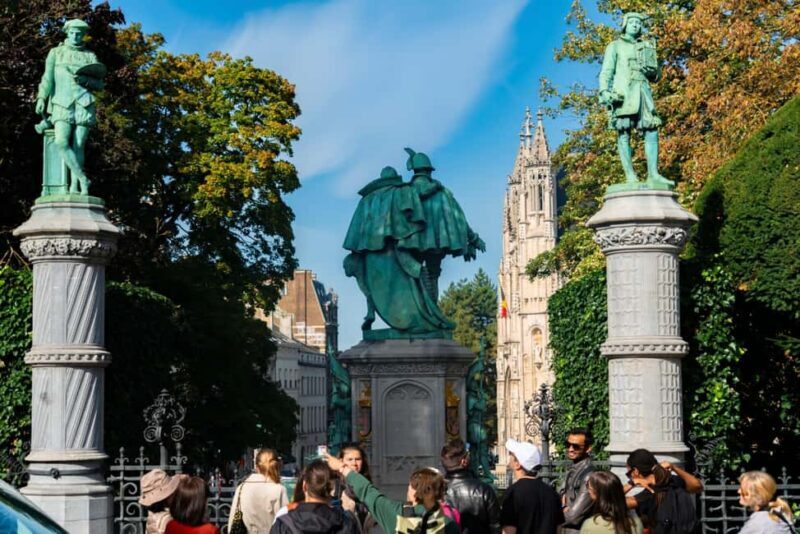 Brussels: city walking tour with a local Economic Historian - Value for Money