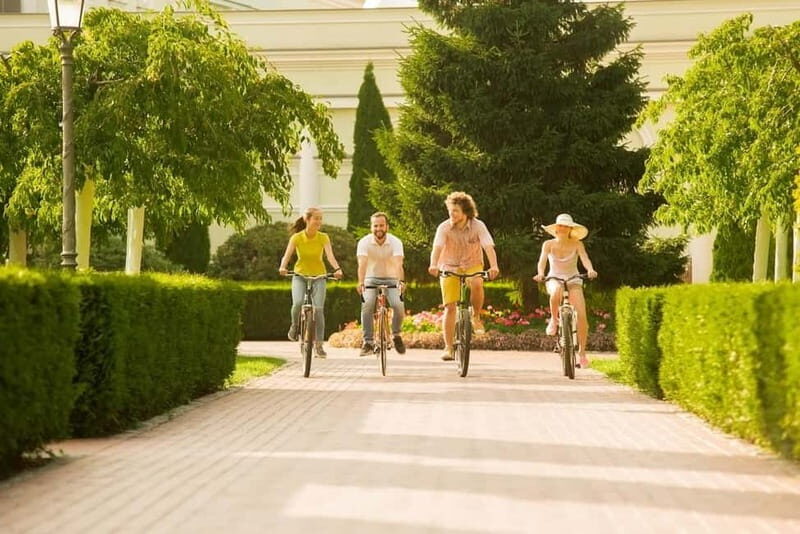 Brussels: Private City Tour on Bike with Drink Stop - FAQs