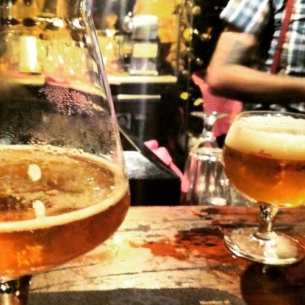 Brussels: Pub Crawl and Nightlife Party Experience - The Crowds and Atmosphere