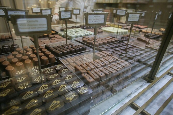 Brussels Small-Group Chocolate Appreciation Tour - Stop 1: Les Galeries Royales Saint-Hubert (3 Shops, 1 Hour)