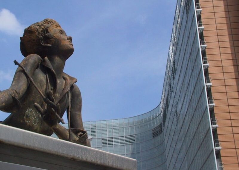 Brussels: Walking Tour from Central Station to Manneken Pis - Who Should Consider This Tour?