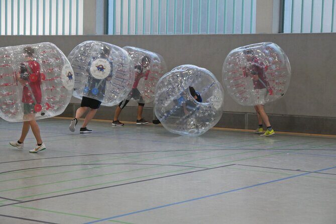 Bubble soccer in the center of Hamburg with beer / champagne - Key Points