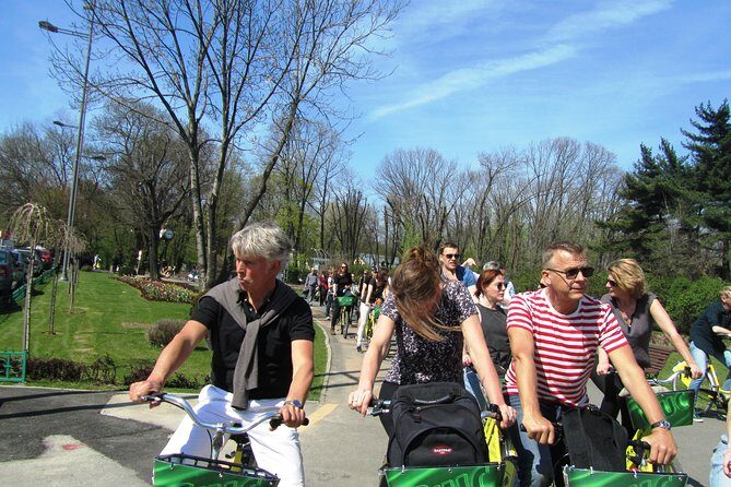 Bucarest à vélo - What Travelers Are Saying