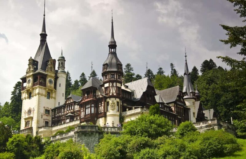 Bucharest: Bran Castle , Peles Castle & Braov Day Tour - Who Is This Tour Best For?