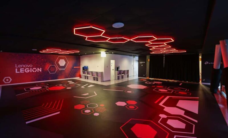 Bucharest: Family VR Adventure with Refreshments - Key Points