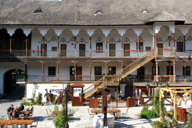 Bucharest Highlights Walking Tour - In-Depth Review of the Bucharest Highlights Walking Tour